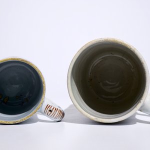 Deux chopes en faïence de Delft polychrome, 18ème — photo 6