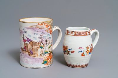 Deux chopes en porcelaine de Chine famille rose et à décor mandarin, Qianlong