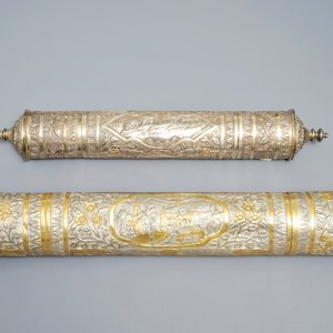 Deux conteneurs d'encens de forme cylindrique en argent partiellement doré, Tibet ou Népal, 19ème — photo 4