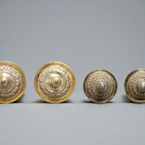 Deux conteneurs d'encens de forme cylindrique en argent partiellement doré, Tibet ou Népal, 19ème — photo 5