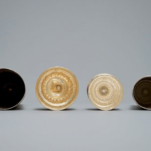 Deux conteneurs d'encens de forme cylindrique en argent partiellement doré, Tibet ou Népal, 19ème — photo 6
