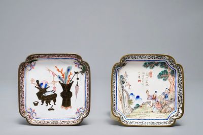 Deux coupes de forme carrée en émaux de Canton, Chine, Qianlong