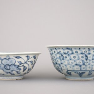 Deux coupes en porcelaine de Chine, bleu et blanc, dynastie Ming — photo 1