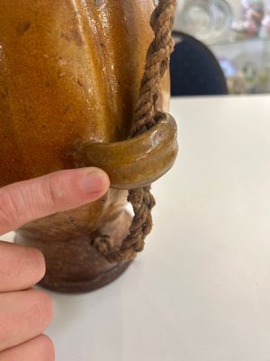 Deux cruches bellarmines et une gourde de pélerin en grès allemand, 17ème — photo 11
