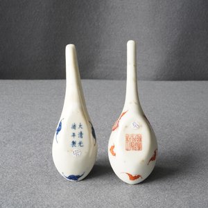Deux cuillères en porcelaine de Chine en bleu et blanc et en rouge de fer, marque et époque de Daoguang et de Guangxu — photo 6