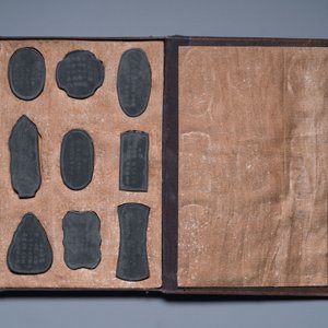 Deux étuis aux bâtons d'encre, marques de Cao Sugong Yao Qianshi 曹素功堯千氏 et Zi Mo Shan Ren 紫墨山人, Chine, République — photo 4