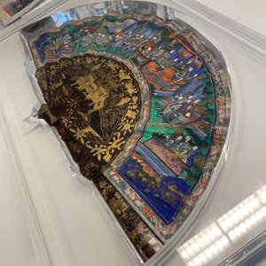 Deux éventails chinois de Canton en laque et papier peint, montés en plexi, 19ème — photo 14