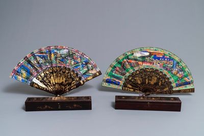 Deux éventails en laque et papier peint dans leur boîtes d'origine, Canton, Chine, 19ème
