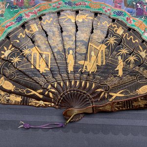 Deux éventails en laque et papier peint dans leur boîtes d'origine, Canton, Chine, 19ème — photo 15