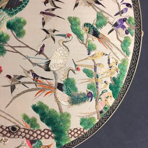 Deux éventails en soie brodée et ivoire de type pien mien, 18/19ème — photo 37