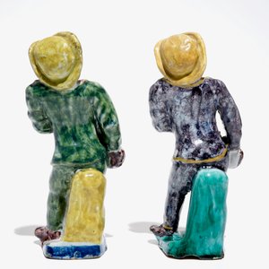 Deux figures de bonhommes en faïence polychrome de Bruxelles, 18ème — photo 4