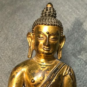 Deux figures de Bouddha Shakyamuni et d' Avalokitesvara en bronze doré, Sino-Tibet, 18/19ème — photo 11