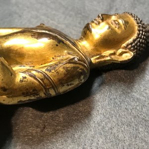Deux figures de Bouddha Shakyamuni et d' Avalokitesvara en bronze doré, Sino-Tibet, 18/19ème — photo 17