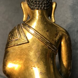 Deux figures de Bouddha Shakyamuni et d' Avalokitesvara en bronze doré, Sino-Tibet, 18/19ème — photo 19