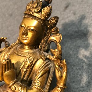 Deux figures de Bouddha Shakyamuni et d' Avalokitesvara en bronze doré, Sino-Tibet, 18/19ème — photo 24