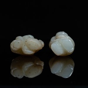 Deux figures de garçons en jade céladon sculpté, Chine, 19/20ème — photo 6