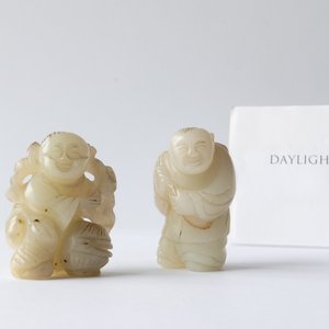 Deux figures de garçons en jade céladon sculpté, Chine, 19/20ème — photo 7