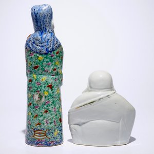 Deux figures d'immortels et un Bouddha en porcelaine de Chine famille rose, 19/20ème — photo 11