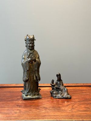Deux figures en bronze de Wenchang et Guanyin, Chine, Ming — photo 1