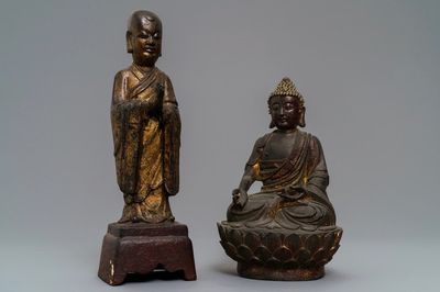 Deux figures en bronze doré et laqué figurant Mahakasyapa et Bouddha Shakyamuni, Chine, Ming et après