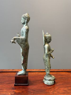 Deux figures en bronze d'un bodhisattva debout, Java central, 11/13ème — photo 5