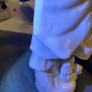 Deux figures en porcelaine blanc de Chine figurant Liu Hai et Guanyin, Kangxi — photo 25