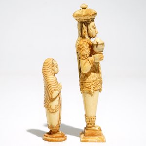 Deux figures et un couteau ajouré en ivoire, Inde ou Népal, 19/20ème — photo 3