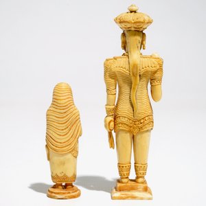 Deux figures et un couteau ajouré en ivoire, Inde ou Népal, 19/20ème — photo 4