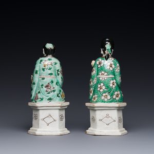 Deux figures sur socles en biscuit émaillé verte, Chine, Kangxi — photo 3