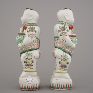 Deux figures wucai en porcelaine de Chine de frères Hoho, 19e — photo 5