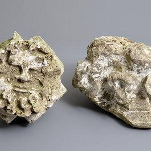 Deux fragments de façade ou colonne en pierre sculptée, 17/18ème — photo 2