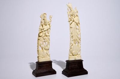 Deux grandes figures de divinités en ivoire sculpté, Inde, vers 1900