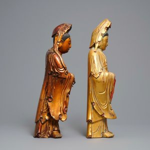 Deux grandes figures de Guanyin en bois doré et laqué, Chine, 18/19ème — photo 5