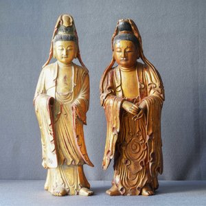 Deux grandes figures de Guanyin en bois doré et laqué, Chine, 18/19ème — photo 8