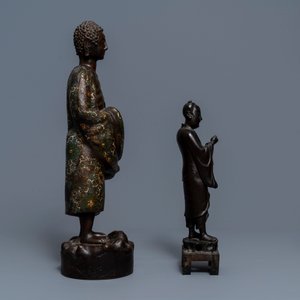 Deux grandes figures d'un immortel et d'un Arhat en bronze, Chine et Japon, 18/19ème — photo 2