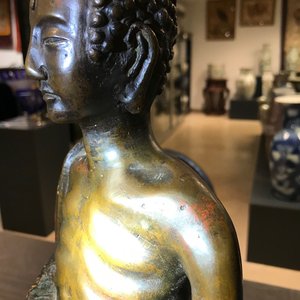 Deux grandes figures d'un immortel et d'un Arhat en bronze, Chine et Japon, 18/19ème — photo 29