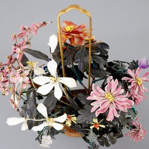 Deux grands groupes floraux en jade, pierres dures et cloisonné, début du 20ème — photo 5