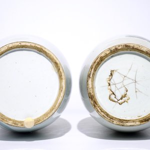 Deux grands vases en porcelaine de Chine famille rose, 19/20ème — photo 6
