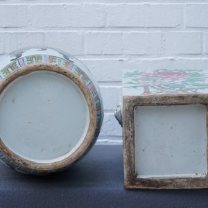 Deux grands vases en porcelaine de Chine famille rose, 19/20ème — photo 17