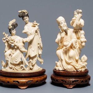 Deux groupes en ivoire sculpté, Chine, vers 1940 — photo 1