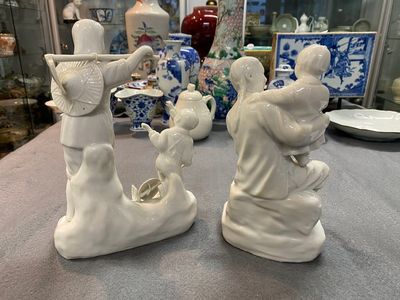Deux groupes en porcelaine blanche de Chine aux sujets de la Révolution Culturelle, 20ème — photo 7