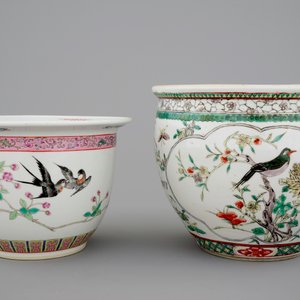 Deux jardinières en porcelaine de Chine famille rose-verte et un bol wucai, 19/20ème — photo 8