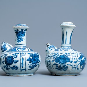 Deux kendi en porcelaine de Chine en bleu et blanc, Wanli — photo 2