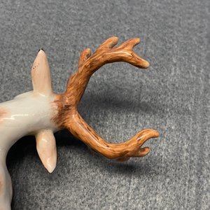 Deux modèles de cerfs en porcelaine, probablement Chelsea, Angleterre, 18ème — photo 14