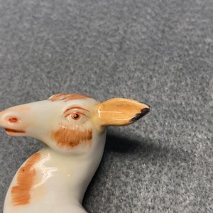 Deux modèles de cerfs en porcelaine, probablement Chelsea, Angleterre, 18ème — photo 9