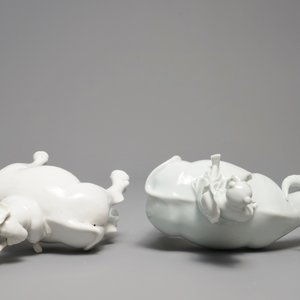 Deux modèles de joueurs de flûte sur buffles en porcelaine blanc de Chine, 18/19ème — photo 8