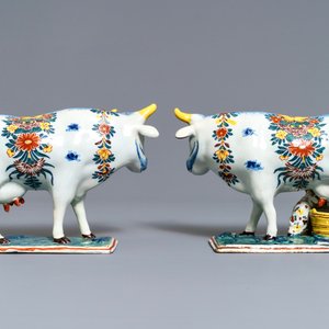 Deux modèles de vaches sur un tertre en faïence de Delft polychrome, 18ème — photo 4