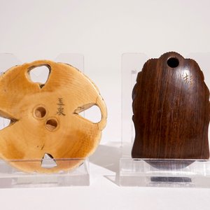 Deux netsuke signés en ivoire et bois, Japon, Meiji ou Taisho, 19/20ème — photo 3