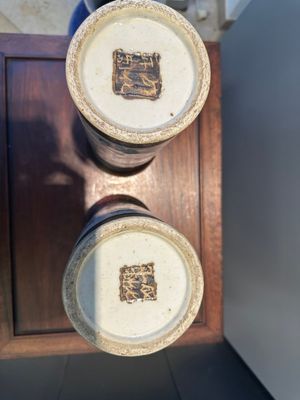 Deux paire de vases en porcelaine de Chine en bleu et blanc dit 'de Nankin' à émail craquelé à décor de dragons et un plat, marque de Chenghua, 19ème — photo 4