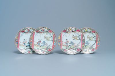 Deux paires d'assiettes en porcelaine de Chine famille rose à décor de 'La romance de la chambre de l'ouest', Qianlong